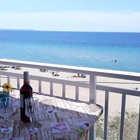Vasileiadou Coastal Apartment Flogita